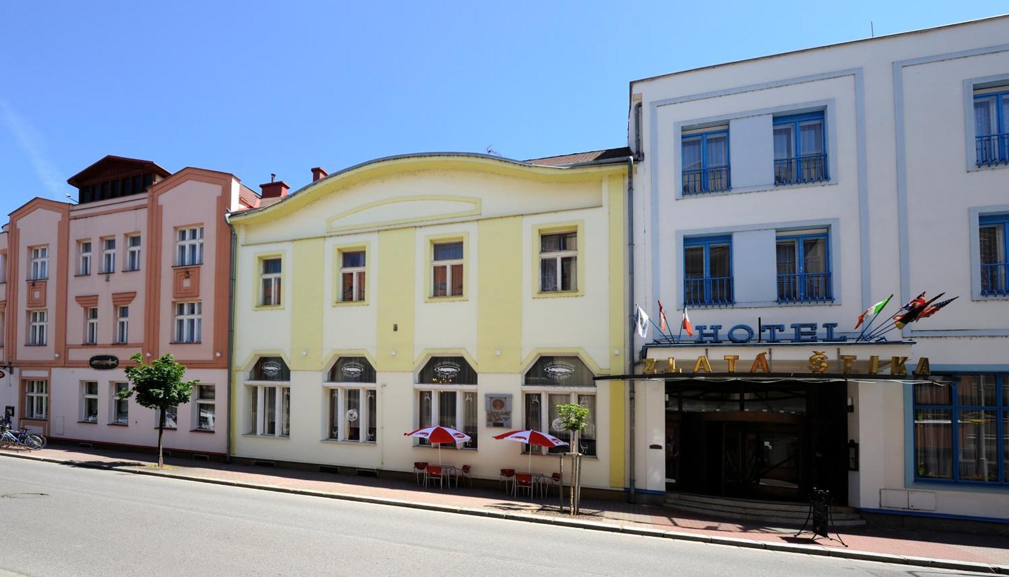 Hotel Zlata Stika Pardubice Exterior foto